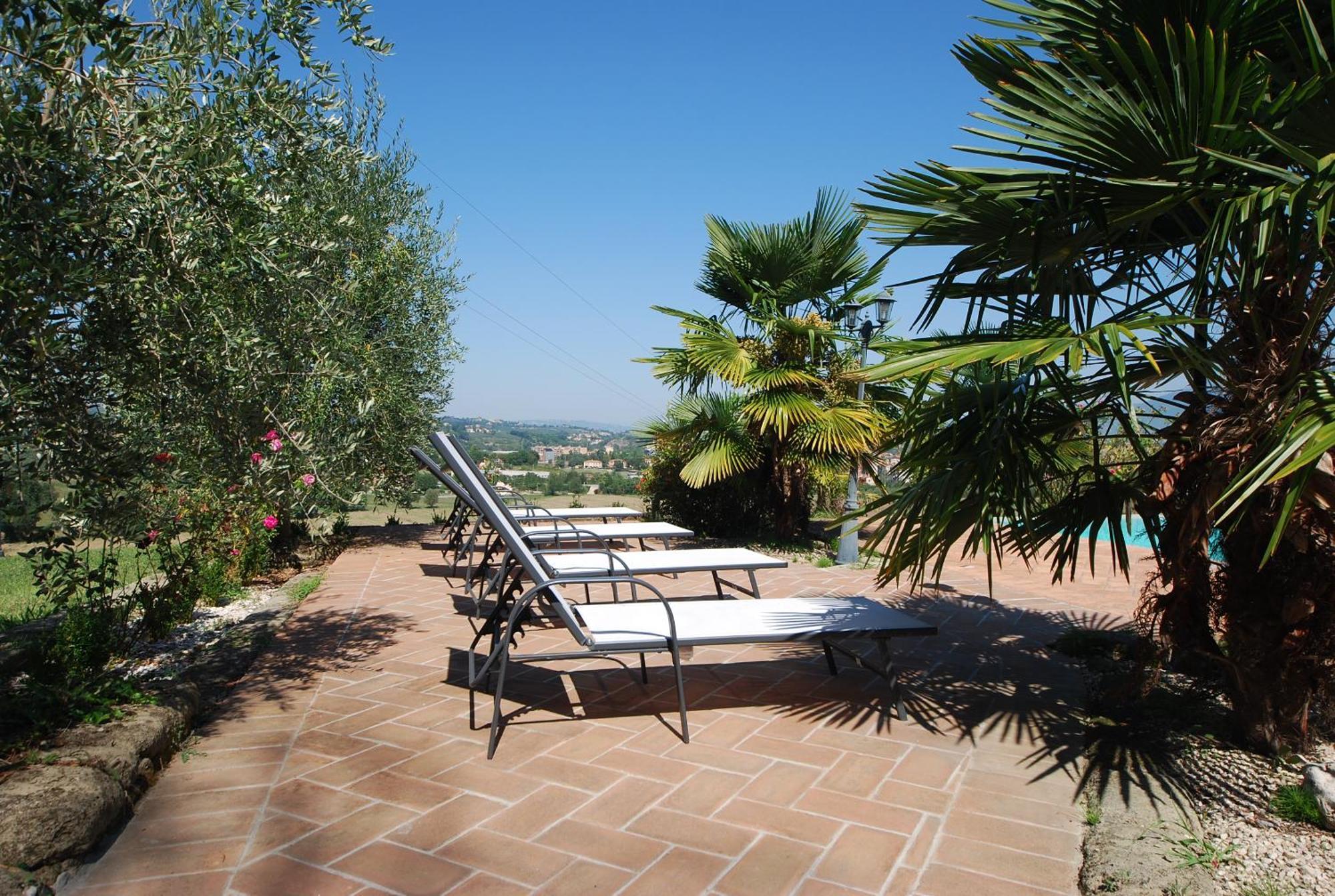 Spoleto By The Pool Guest House Bagian luar foto