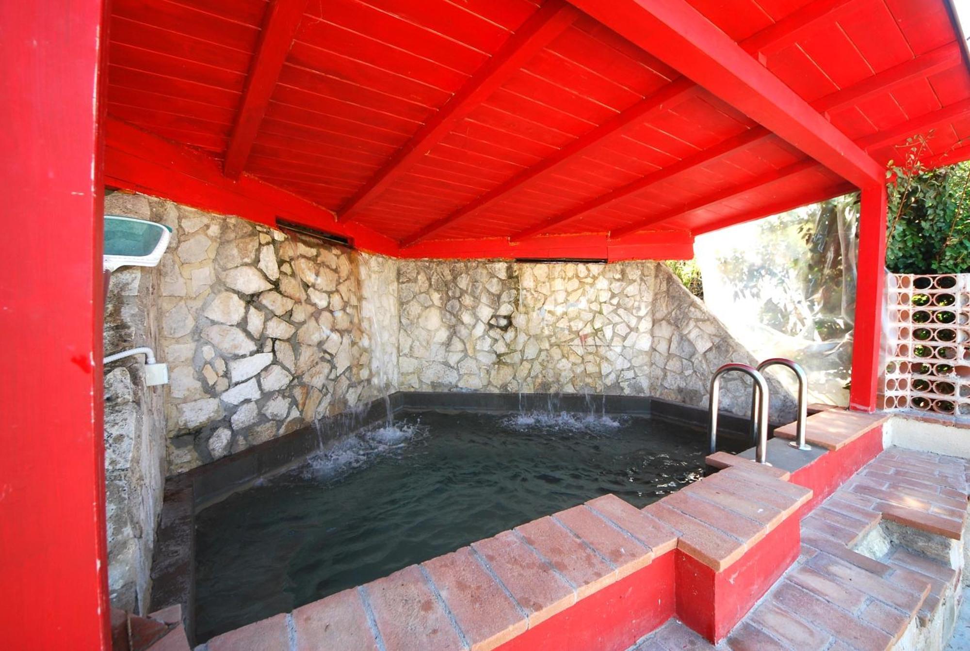 Spoleto By The Pool Guest House Bagian luar foto