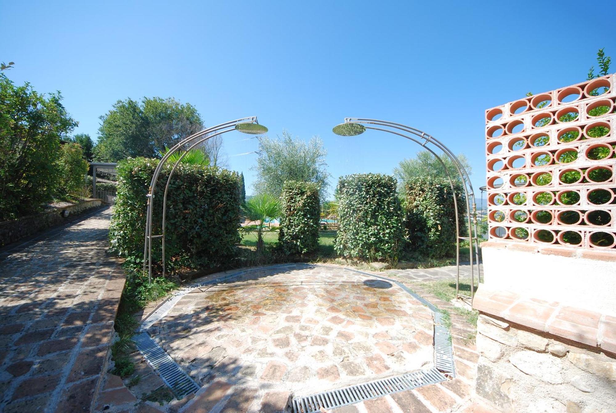 Spoleto By The Pool Guest House Bagian luar foto