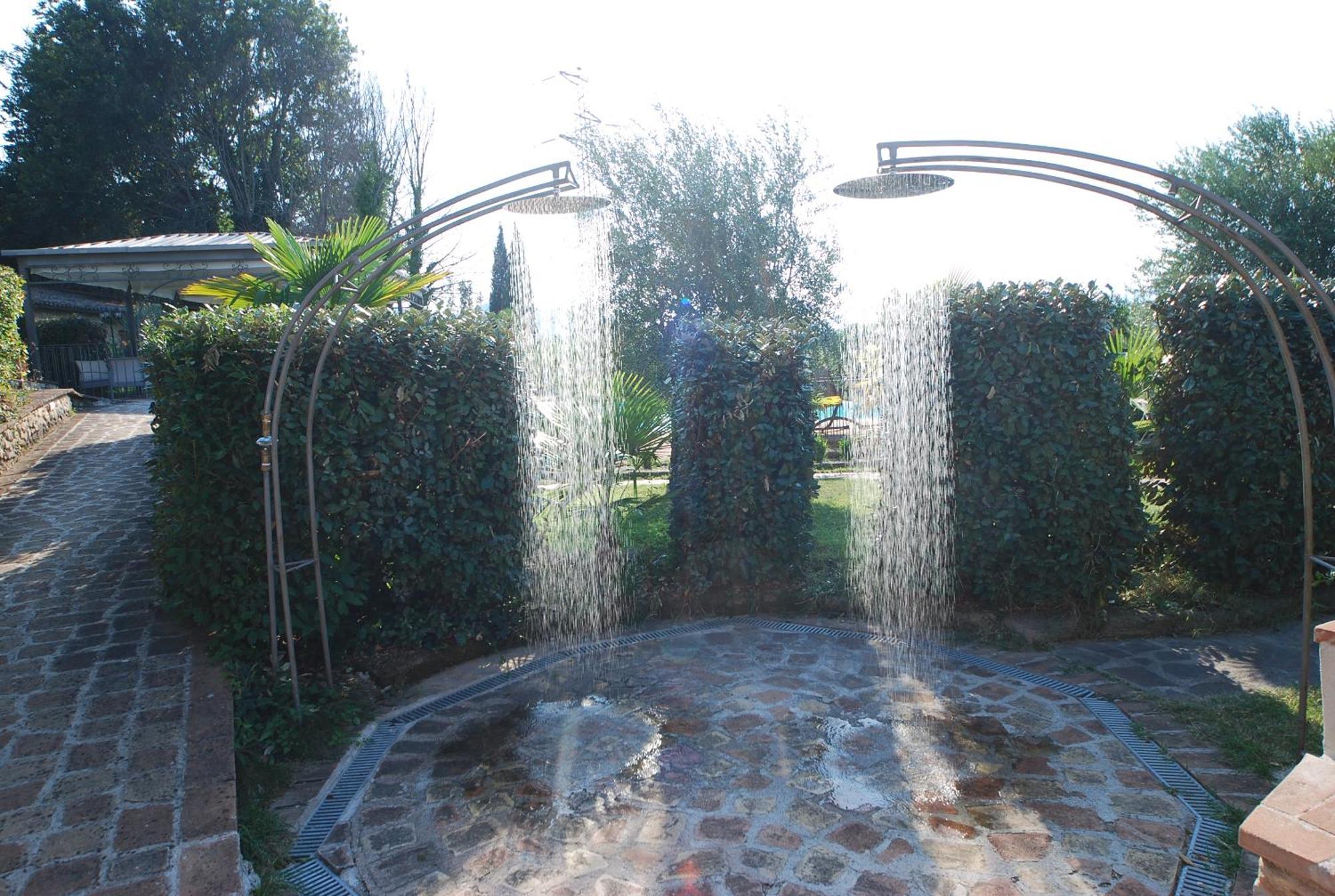 Spoleto By The Pool Guest House Bagian luar foto