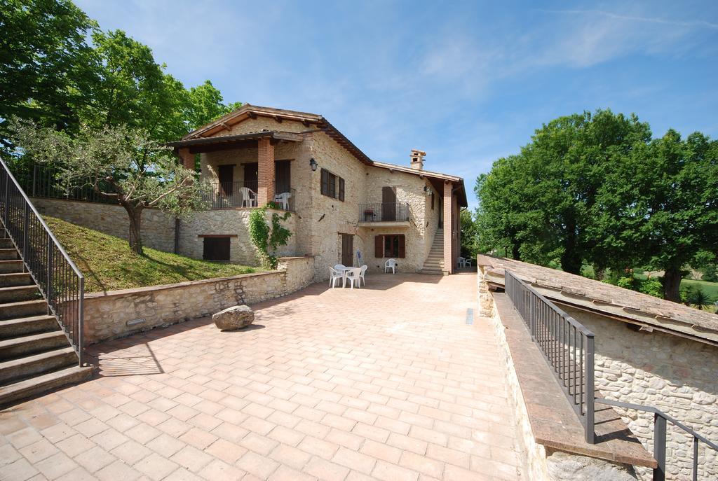 Spoleto By The Pool Guest House Bagian luar foto