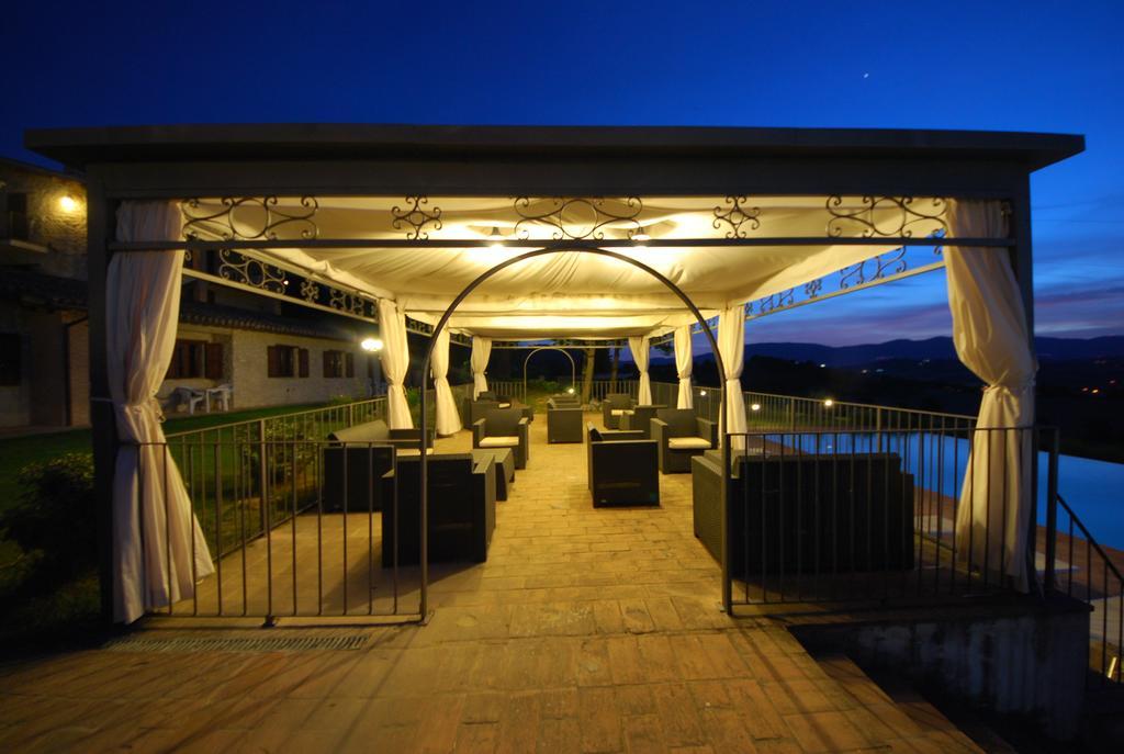 Spoleto By The Pool Guest House Bagian luar foto