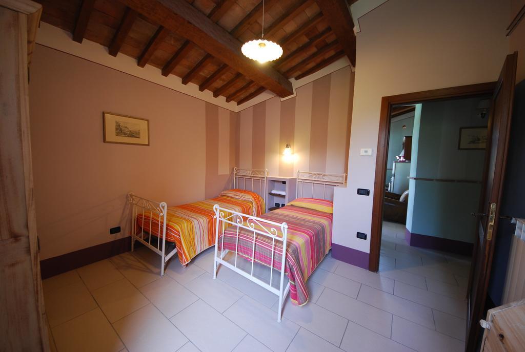 Spoleto By The Pool Guest House Bagian luar foto