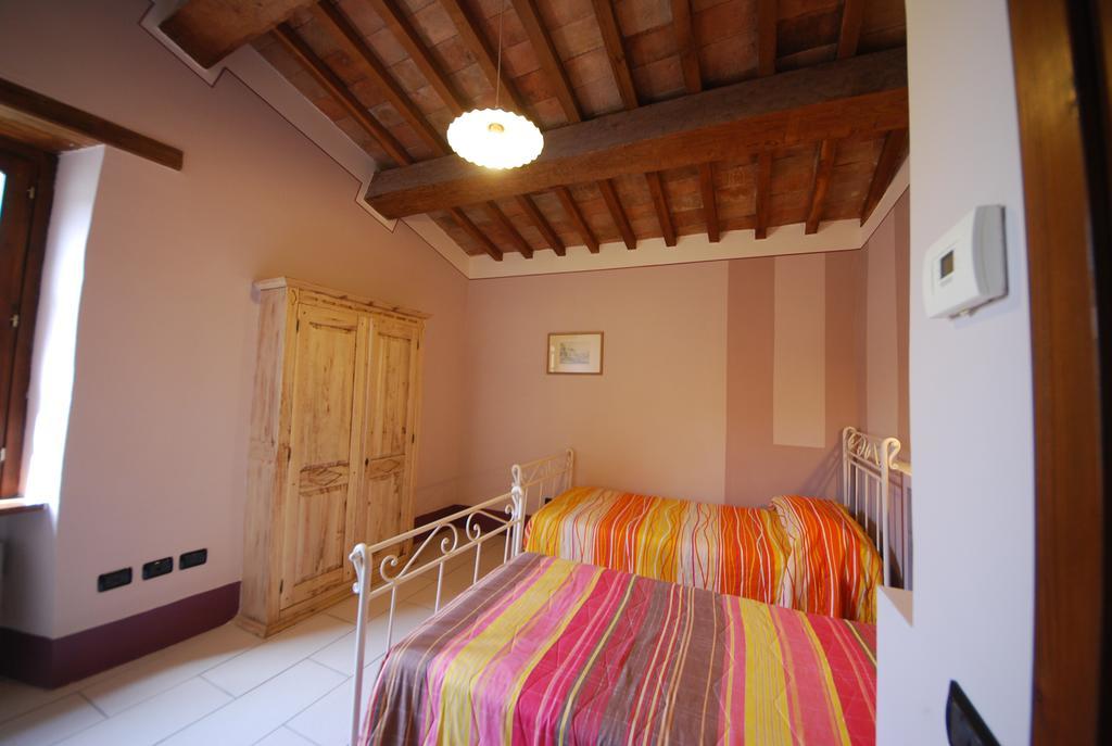 Spoleto By The Pool Guest House Bagian luar foto