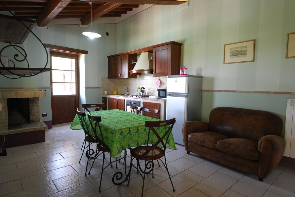 Spoleto By The Pool Guest House Bagian luar foto
