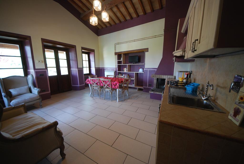 Spoleto By The Pool Guest House Bagian luar foto